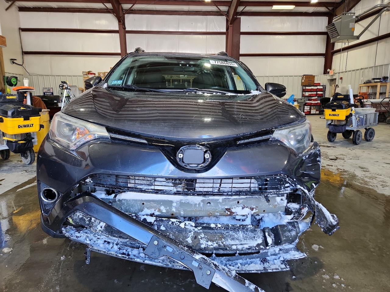 2018 TOYOTA RAV4 BASE photo 9