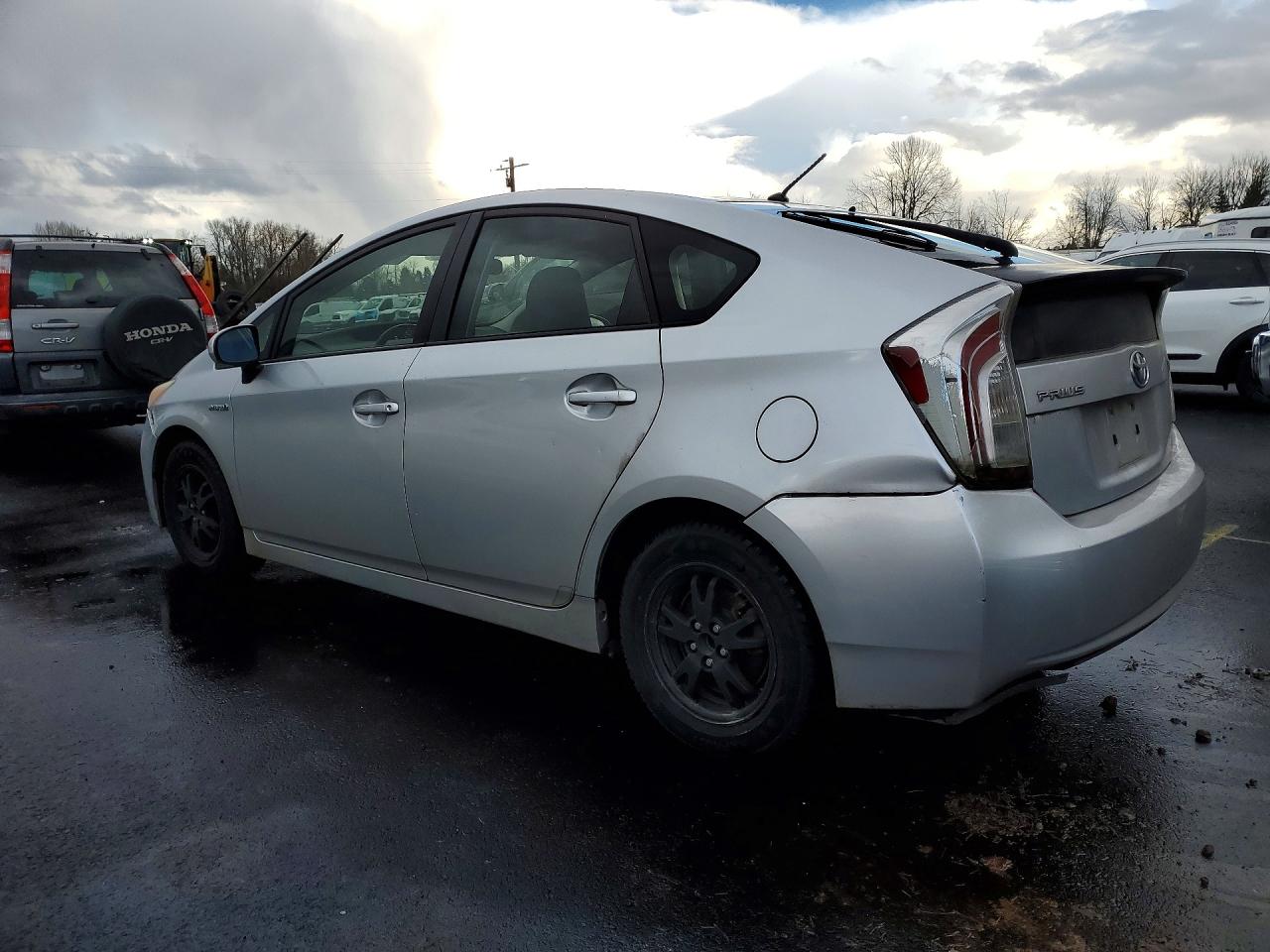 2013 TOYOTA PRIUS TWO photo 2