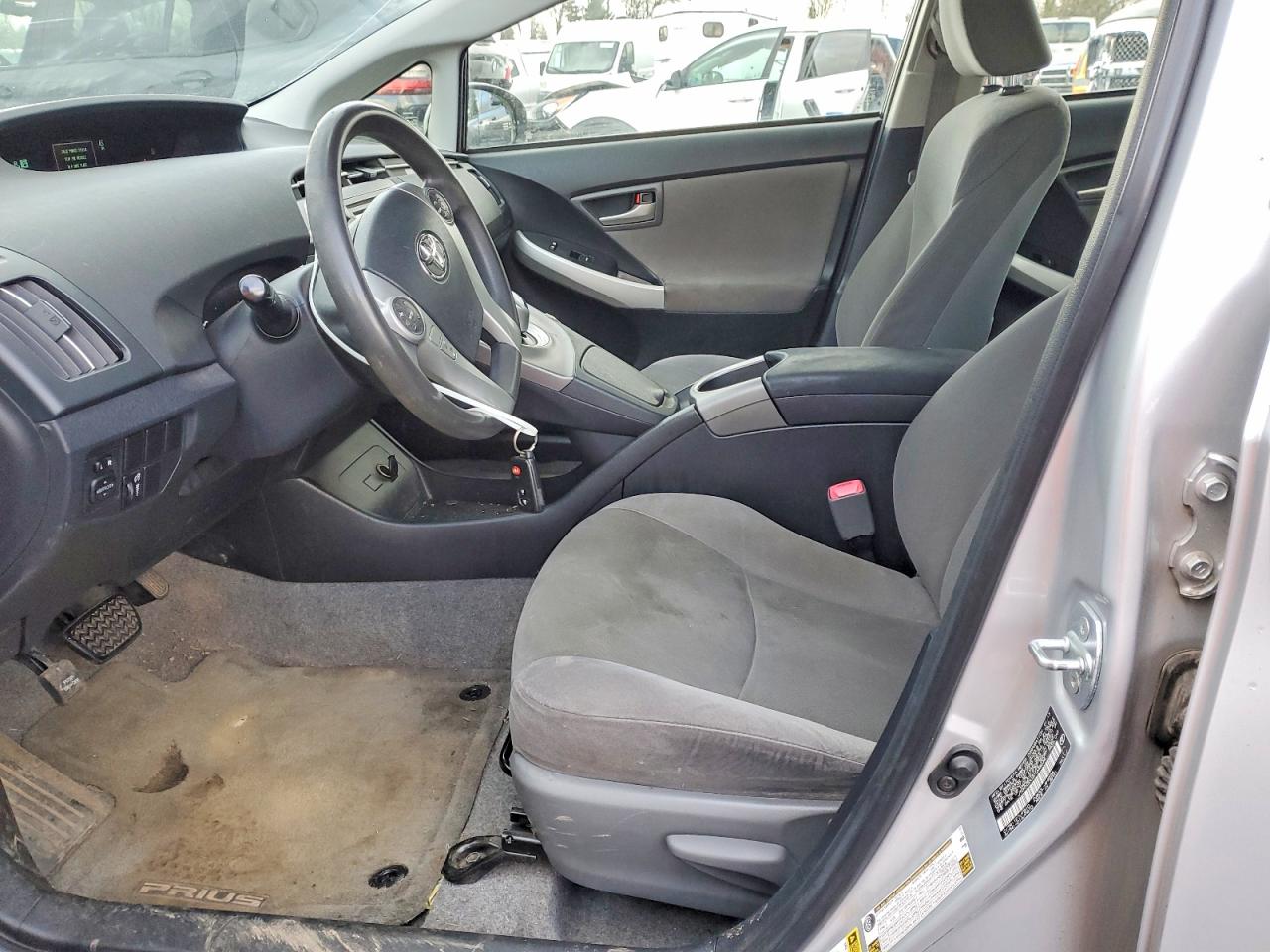 2013 TOYOTA PRIUS TWO photo 7
