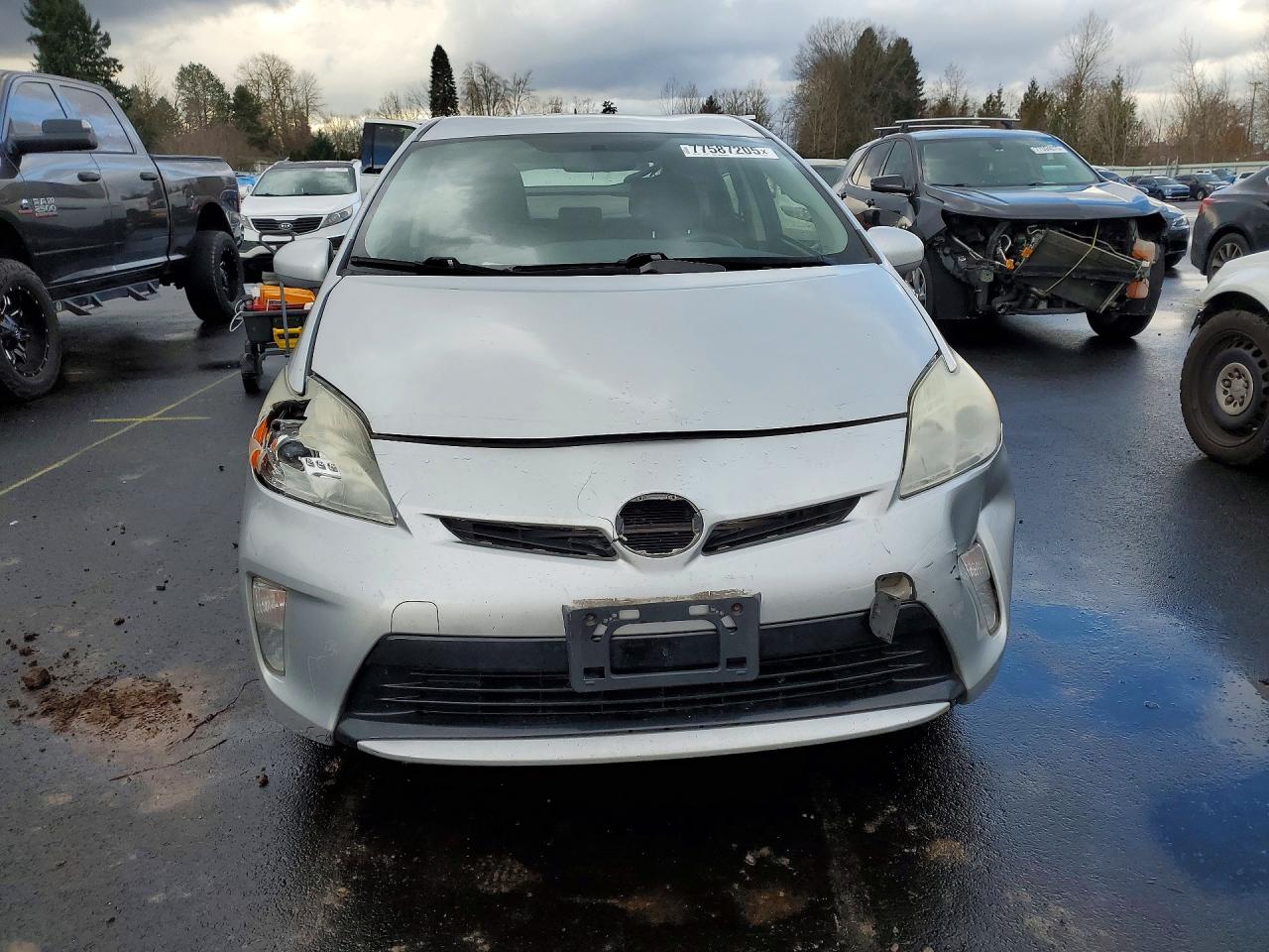 2013 TOYOTA PRIUS TWO photo 5