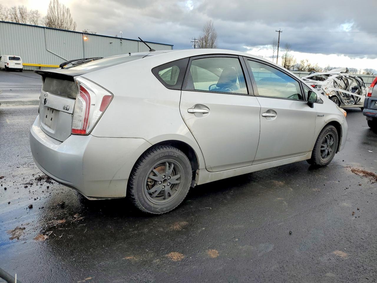 2013 TOYOTA PRIUS TWO photo 3