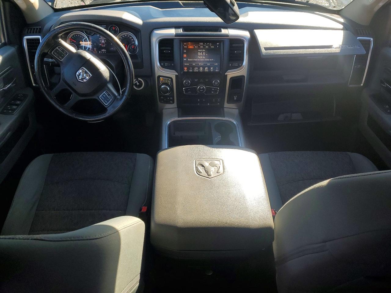 2016 RAM 1500 SLT photo 22
