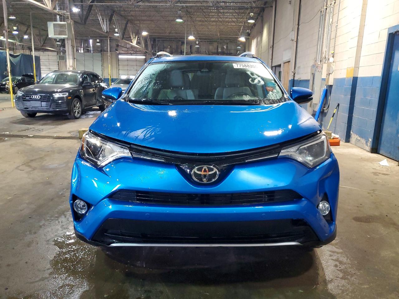 2016 TOYOTA RAV4 XLE photo 13