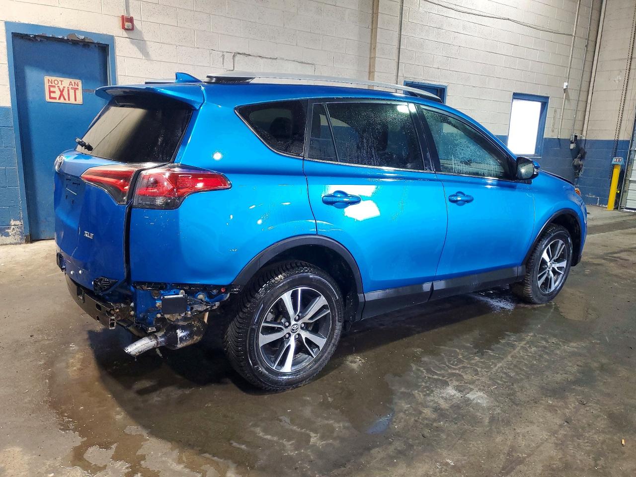 2016 TOYOTA RAV4 XLE photo 7