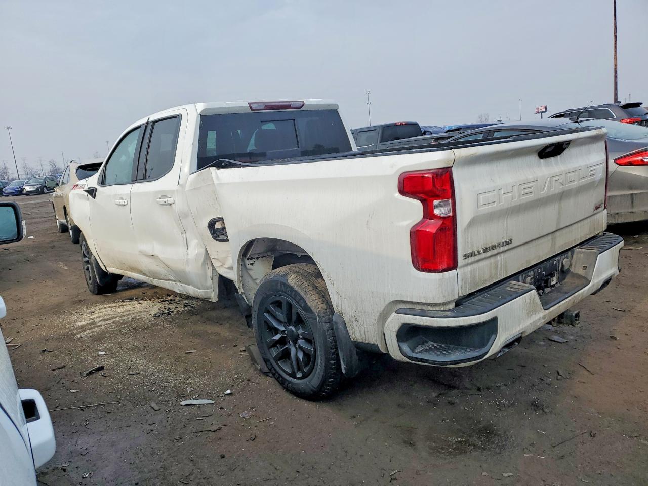 2019 CHEVROLET SILVERADO K1500 RST photo 2