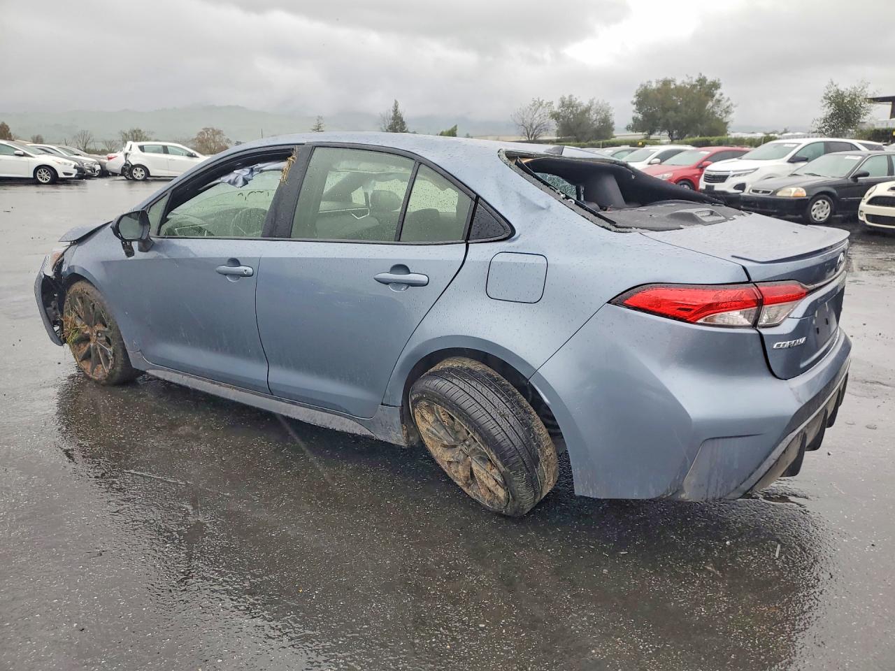 2023 TOYOTA COROLLA LE photo 2