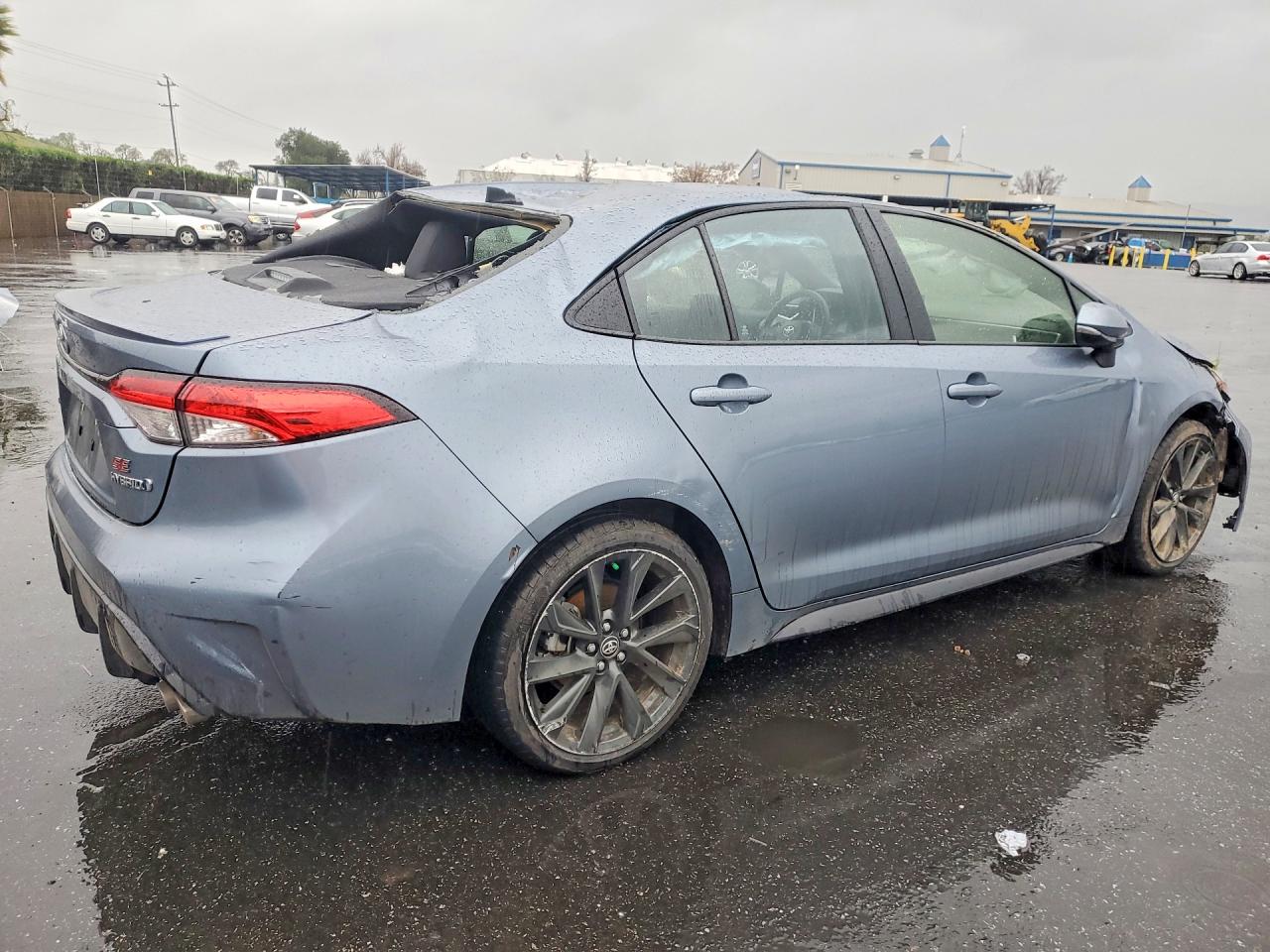 2023 TOYOTA COROLLA LE photo 3