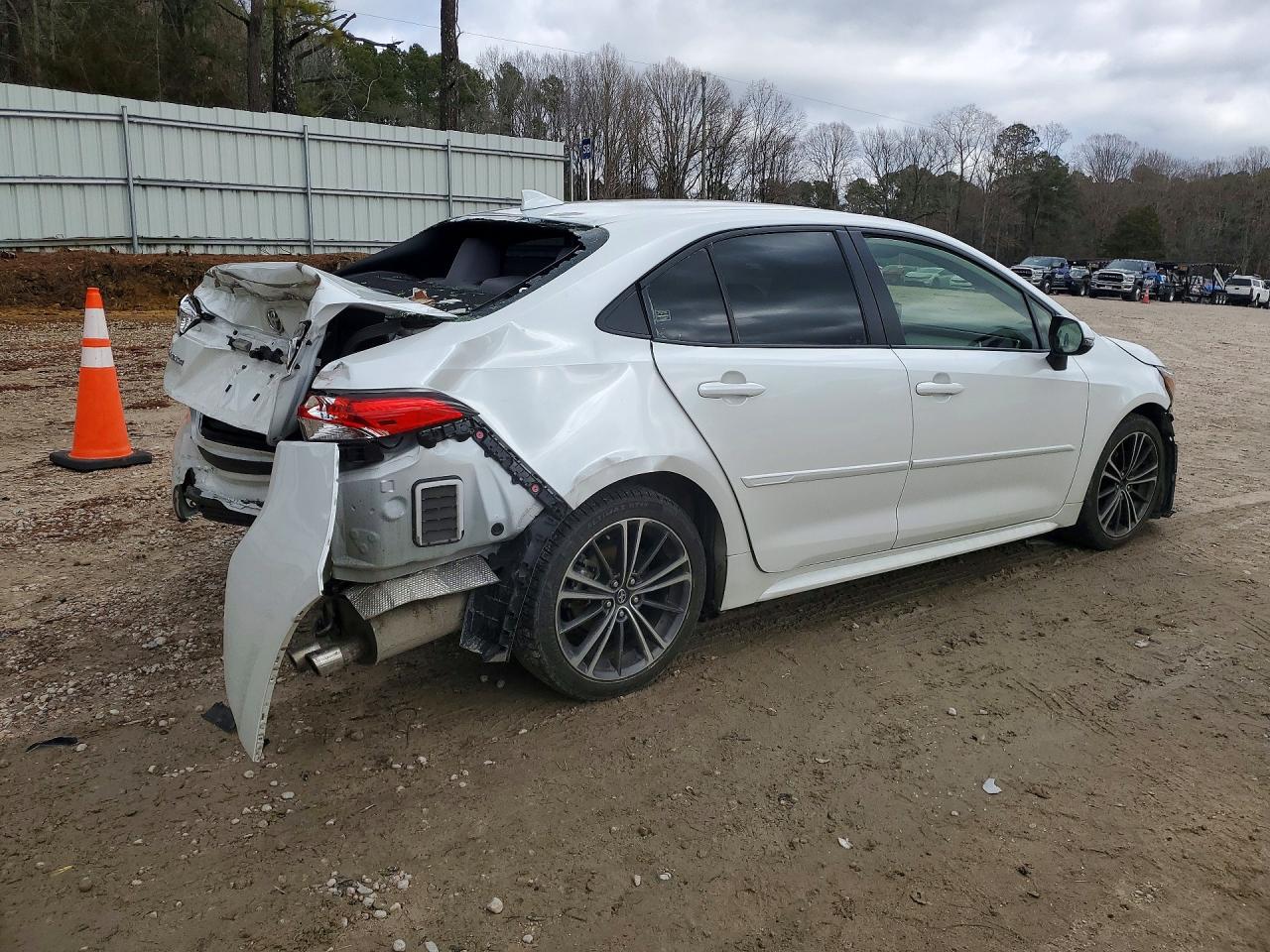 2023 TOYOTA COROLLA SE photo 3
