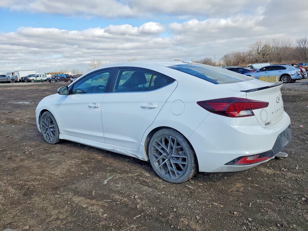 2020 HYUNDAI ELANTRA SPORT photo 3