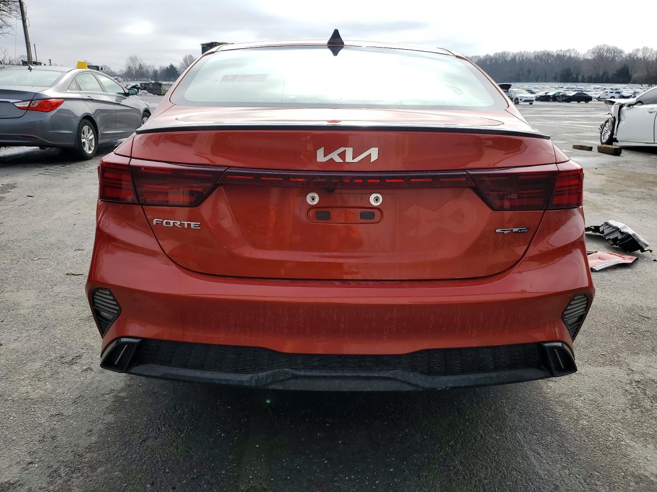2024 KIA FORTE GT-LINE photo 16