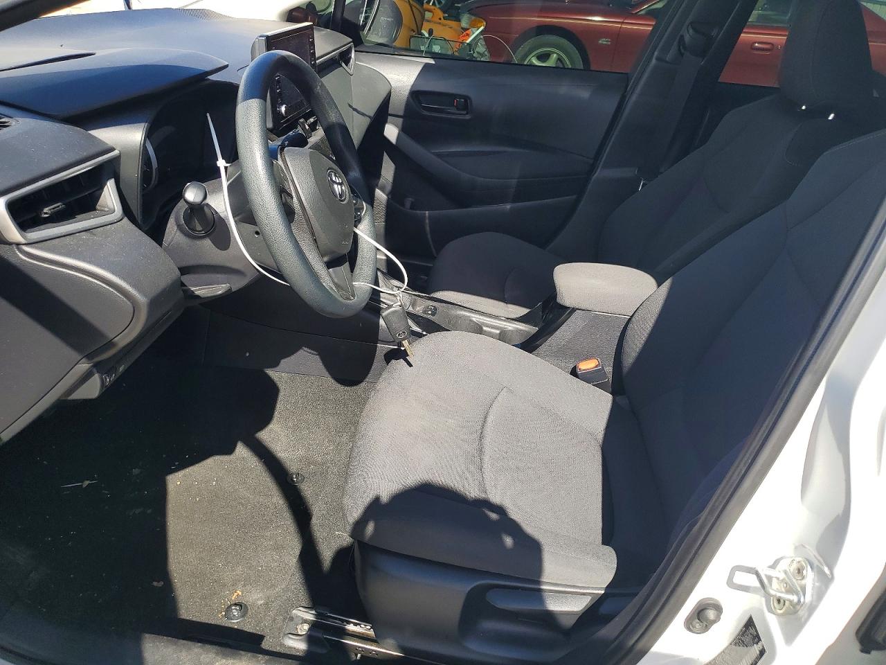 2022 TOYOTA COROLLA LE photo 13