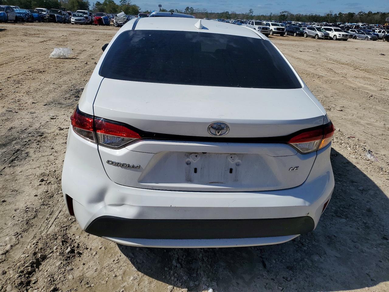 2022 TOYOTA COROLLA LE photo 11