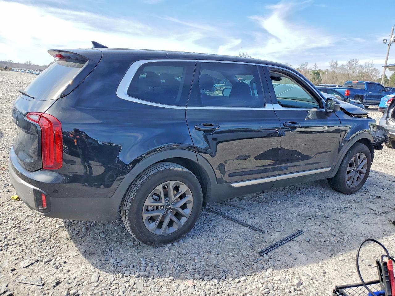 2025 KIA TELLURIDE LX photo 3