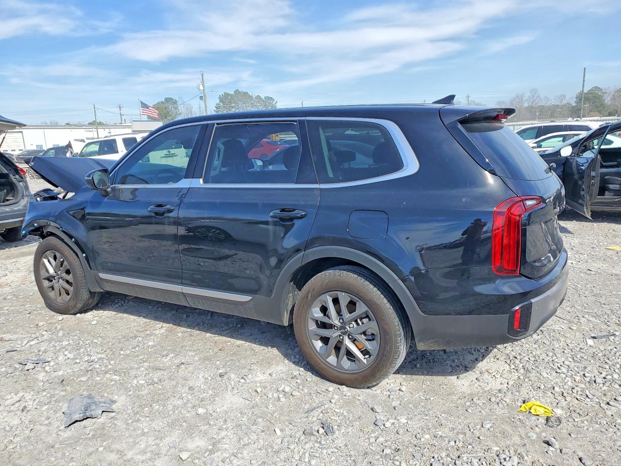 2025 KIA TELLURIDE LX photo 2