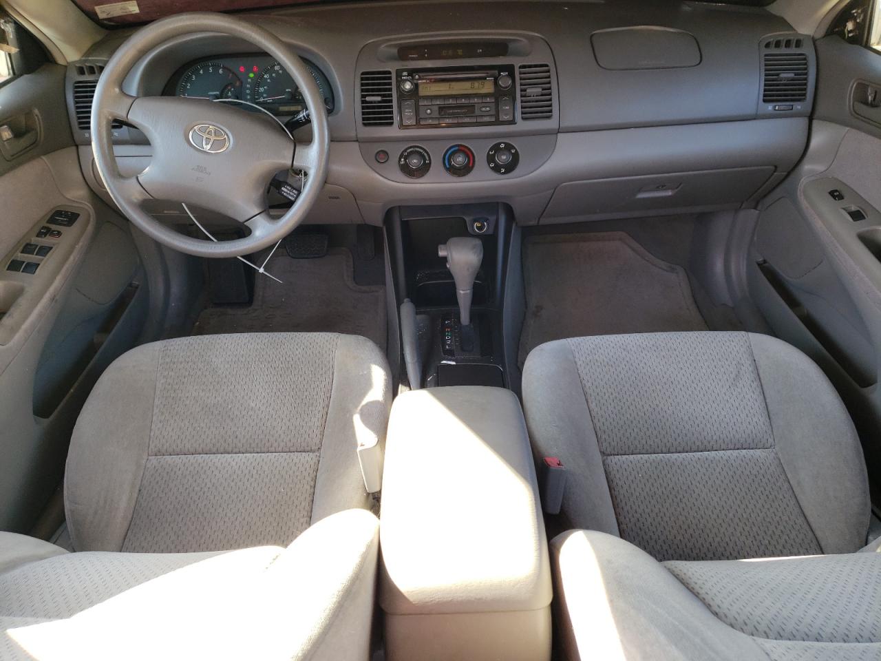 2002 TOYOTA CAMRY LE photo 15