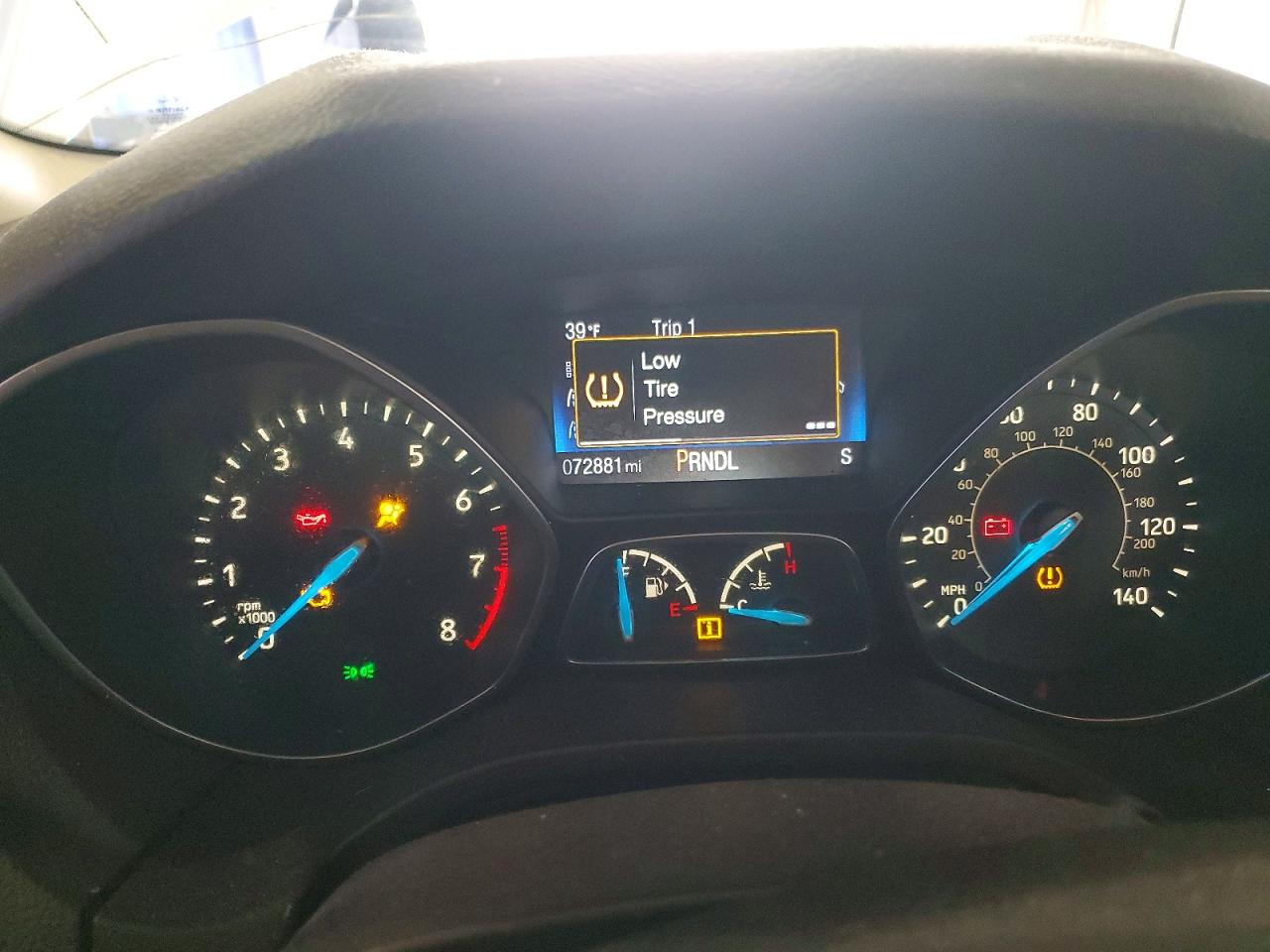 2017 FORD FOCUS SE photo 9