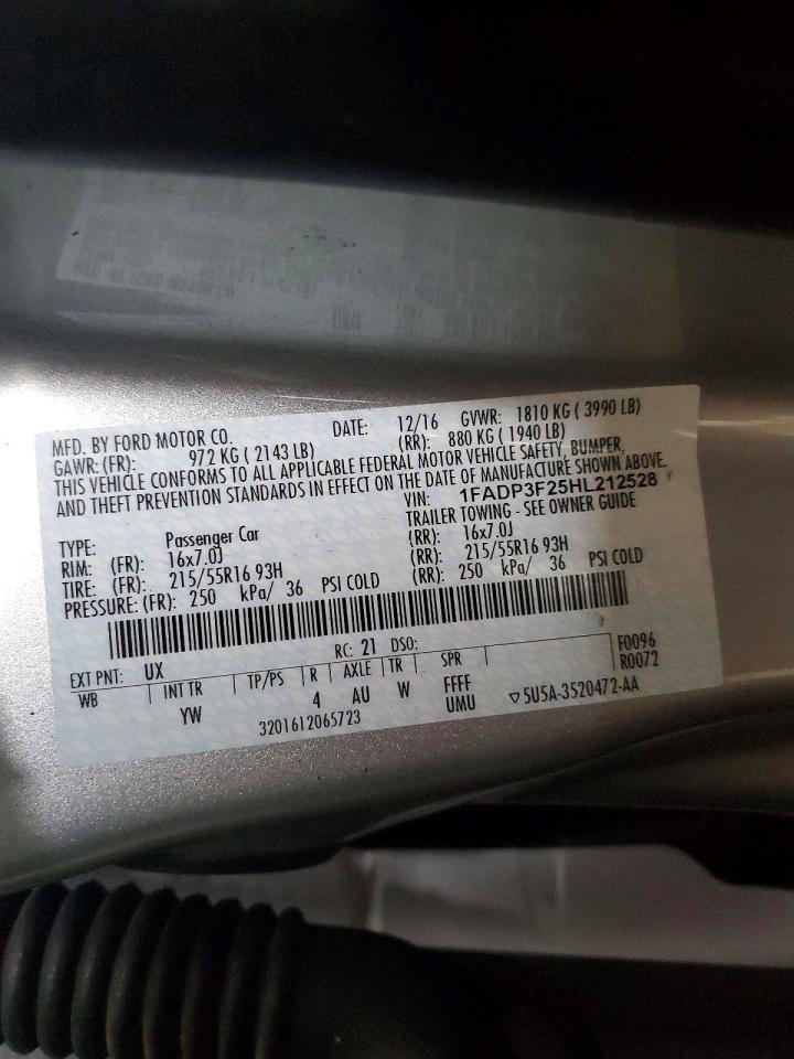 2017 FORD FOCUS SE photo 12