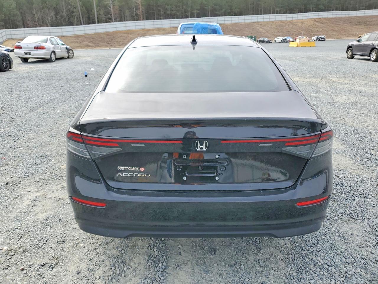 2025 HONDA ACCORD LX photo 11