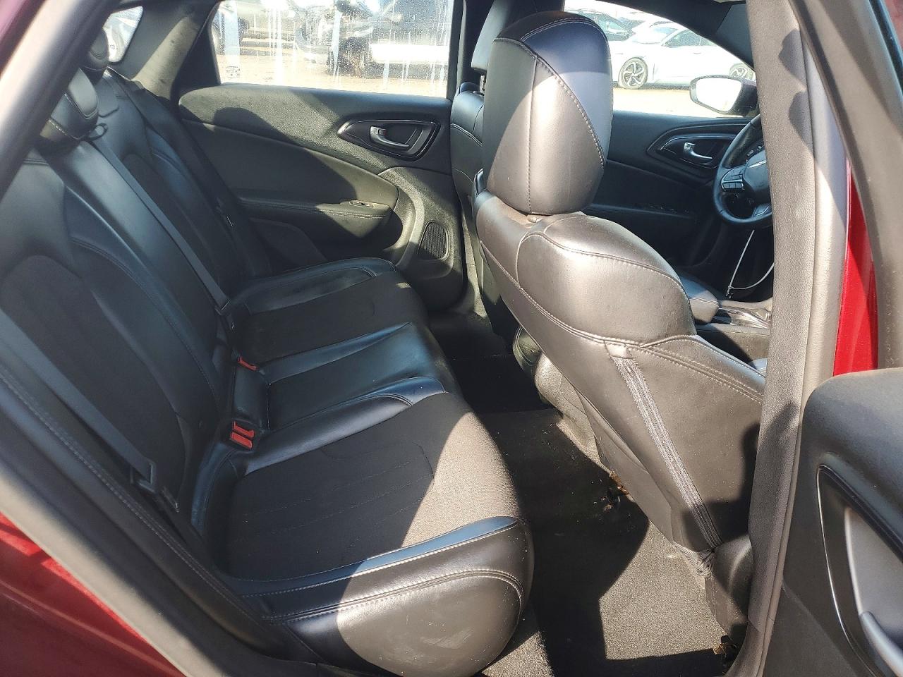 2015 CHRYSLER 200 S photo 19