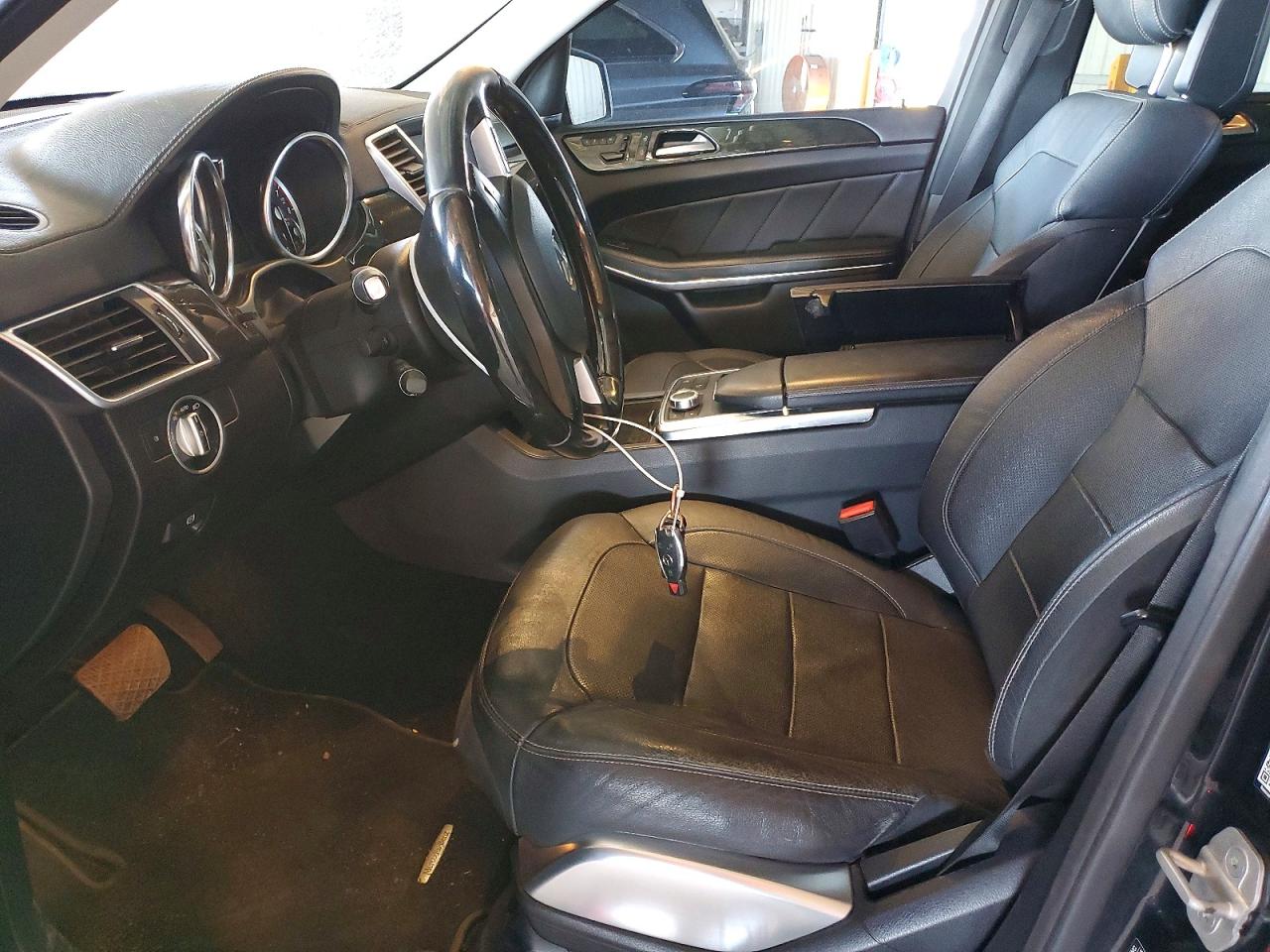 2015 MERCEDES-BENZ GL 550 4MATIC photo 7