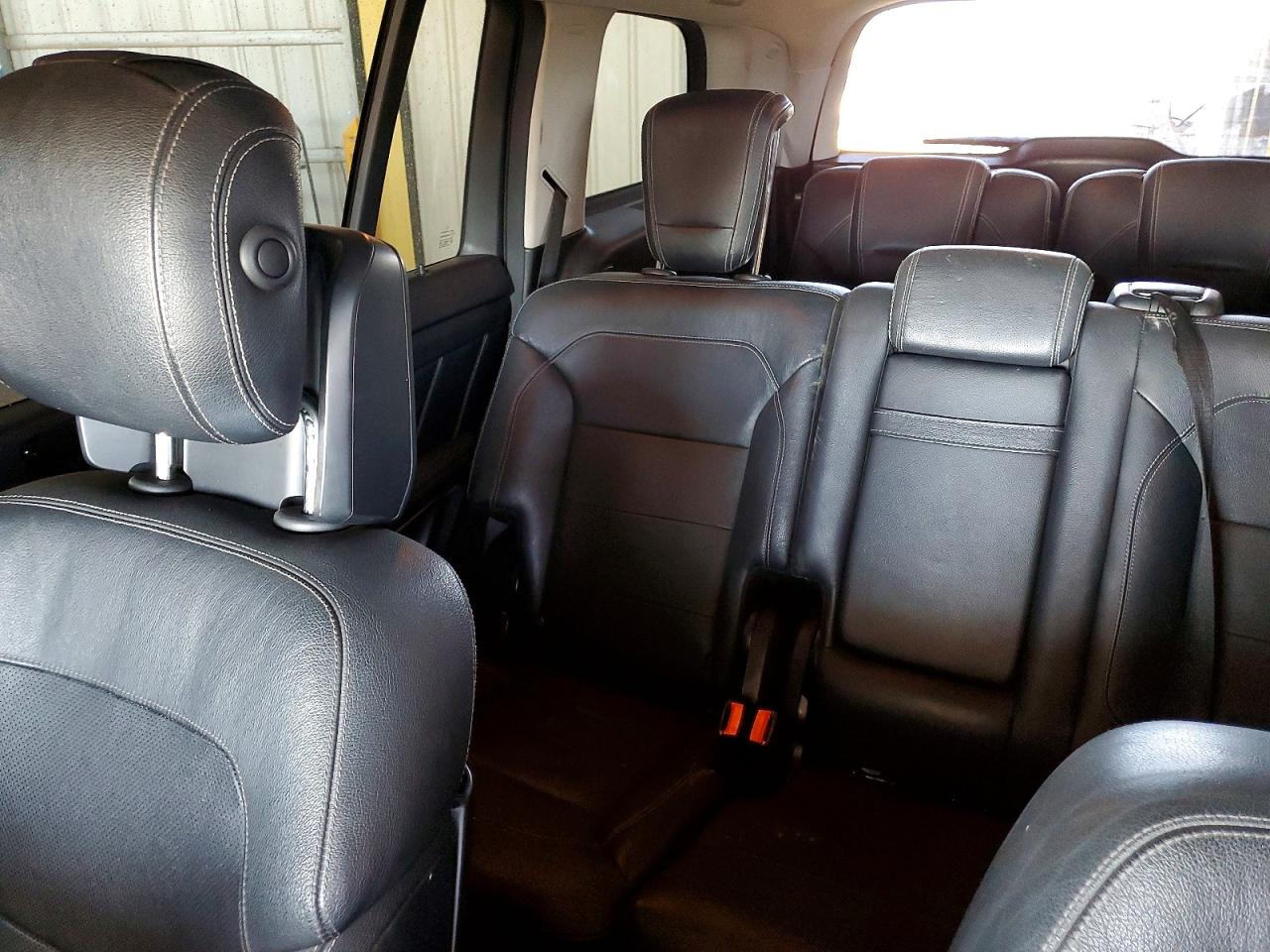 2015 MERCEDES-BENZ GL 550 4MATIC photo 10