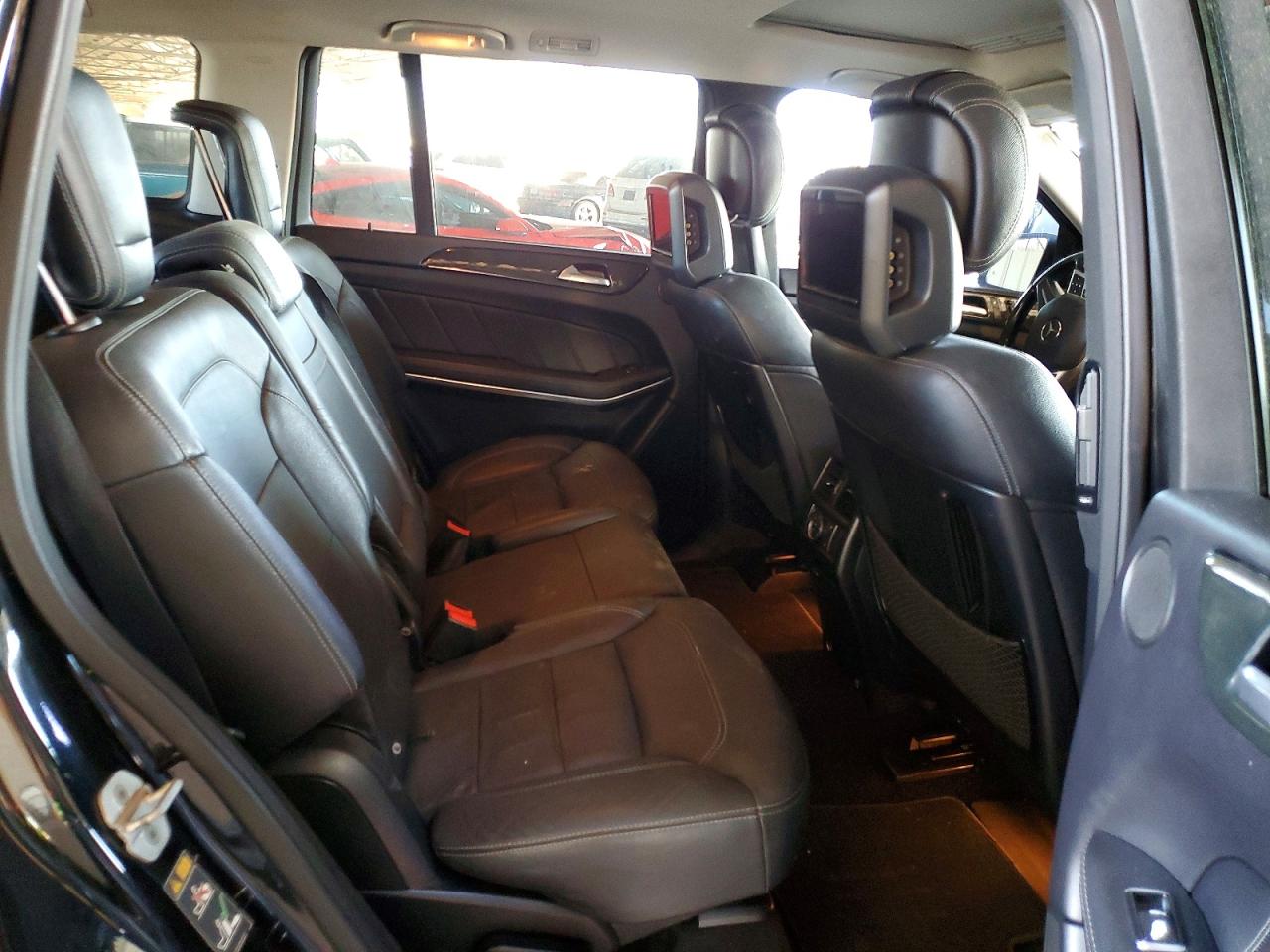2015 MERCEDES-BENZ GL 550 4MATIC photo 11