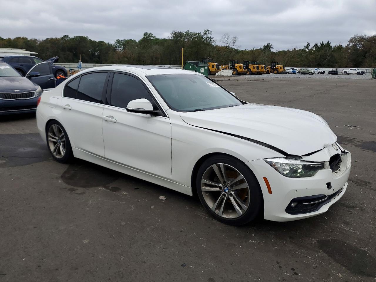 2017 BMW 330 I photo 4