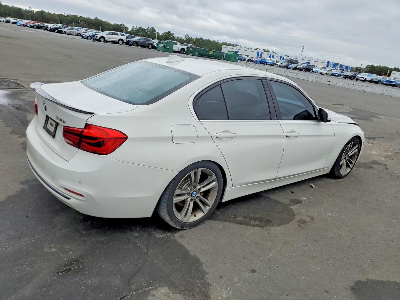 2017 BMW 330 I photo 3