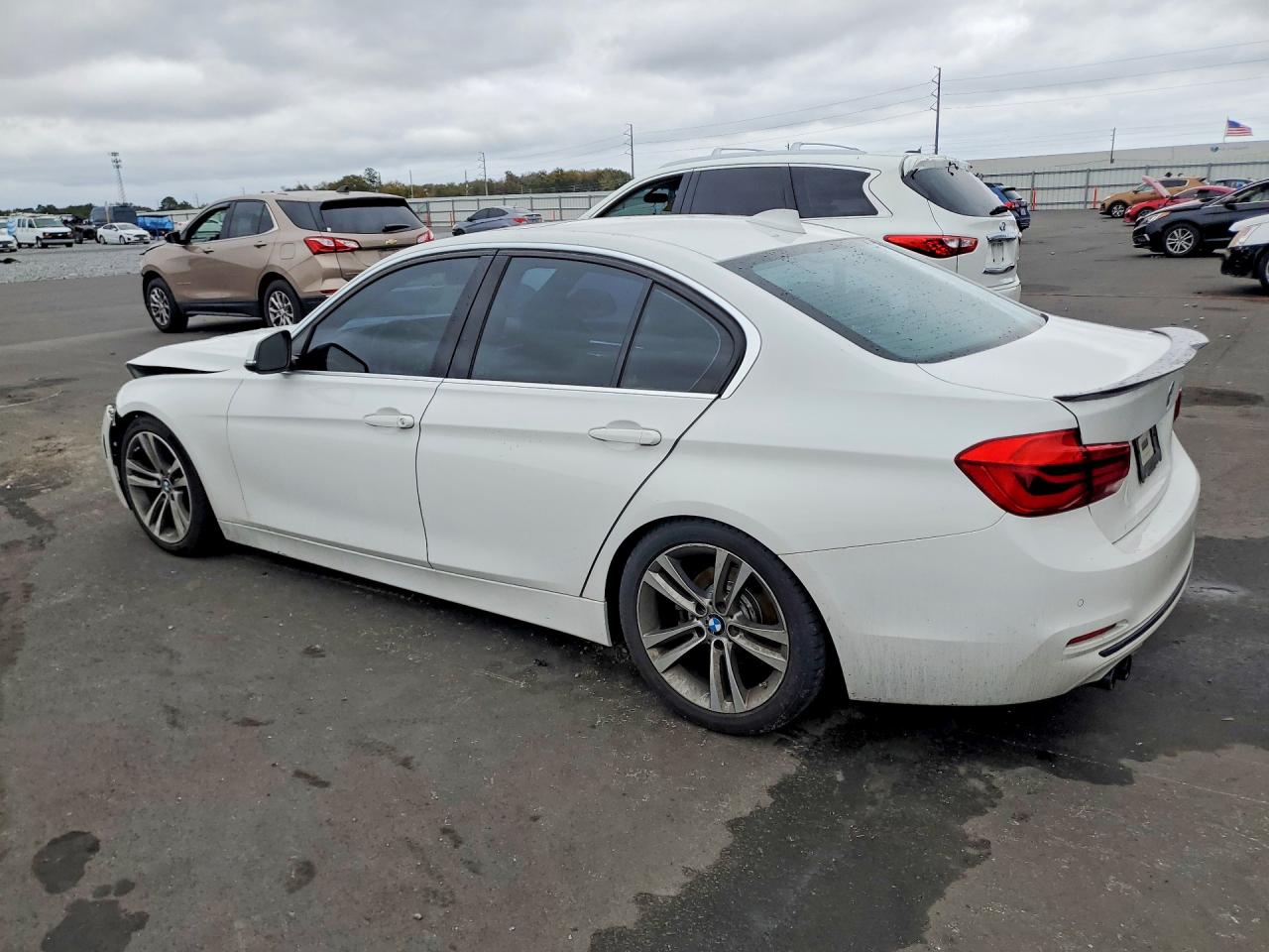 2017 BMW 330 I photo 2