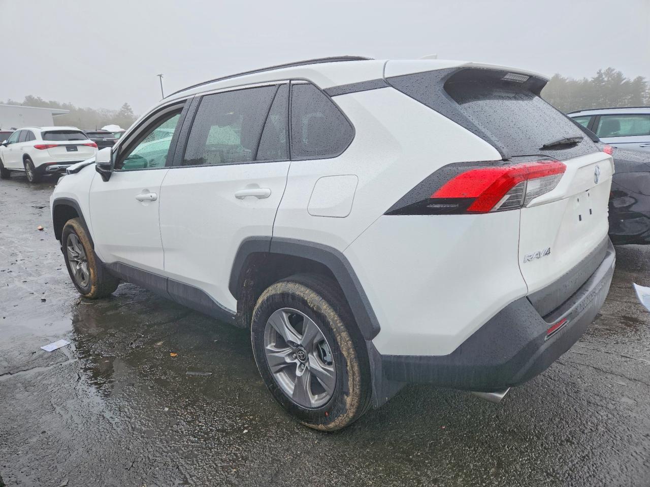 2025 TOYOTA RAV4 XLE photo 3