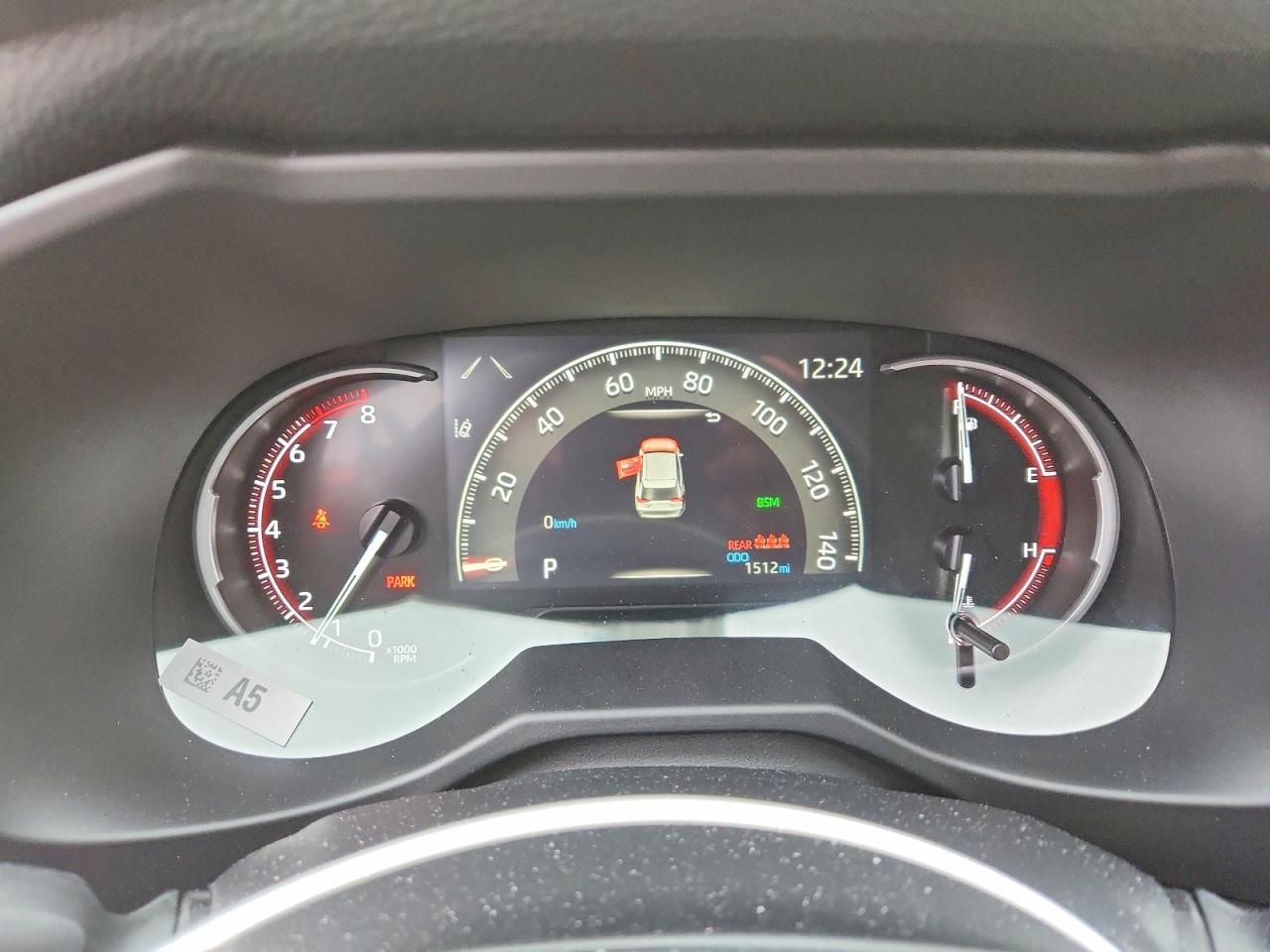 2025 TOYOTA RAV4 XLE photo 17
