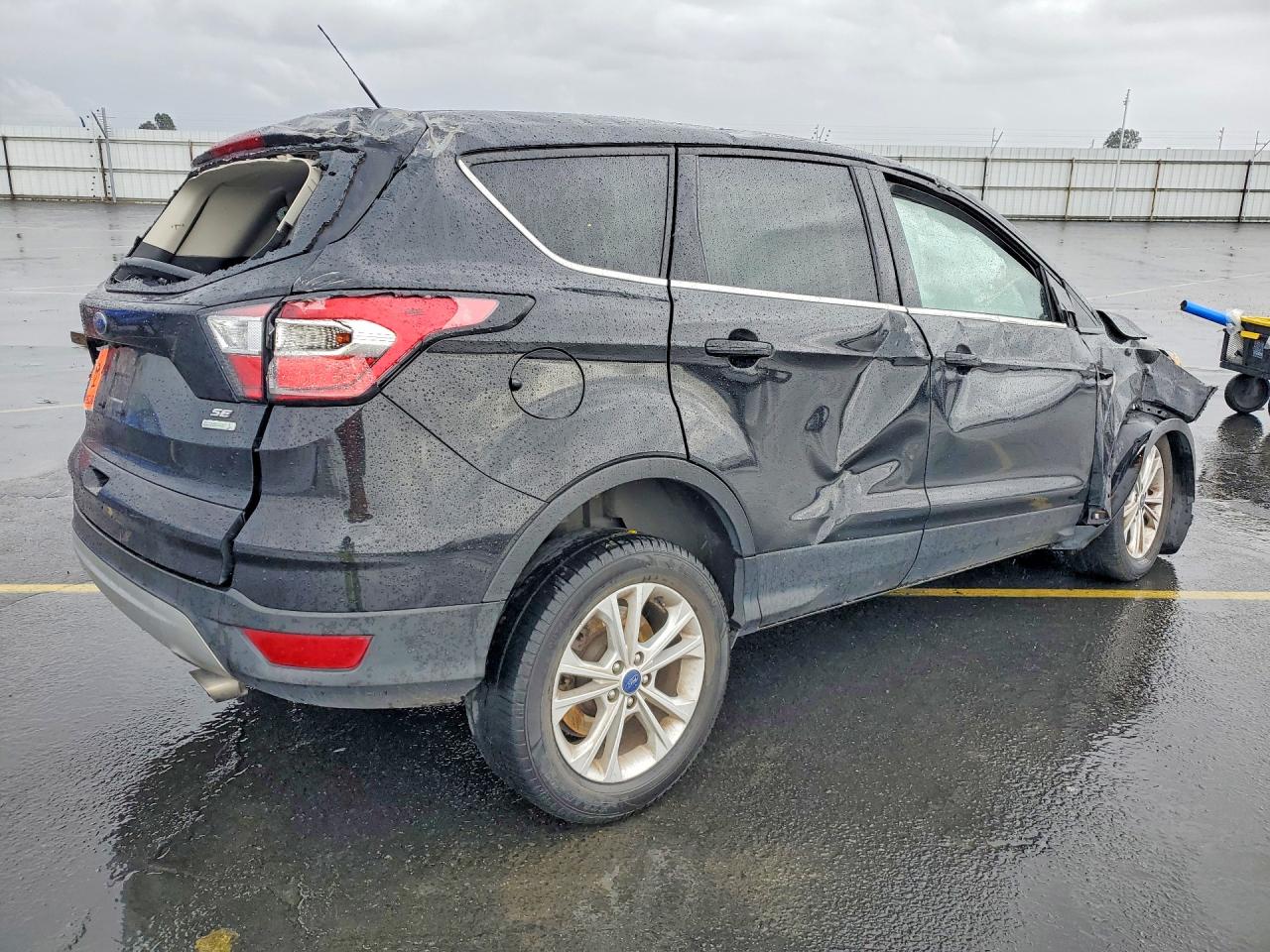 2017 FORD ESCAPE SE photo 3