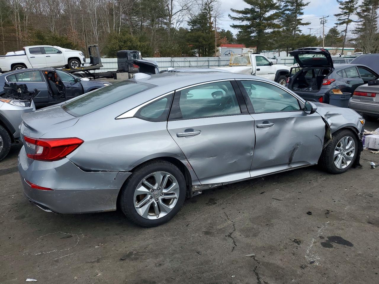 2018 HONDA ACCORD LX photo 5