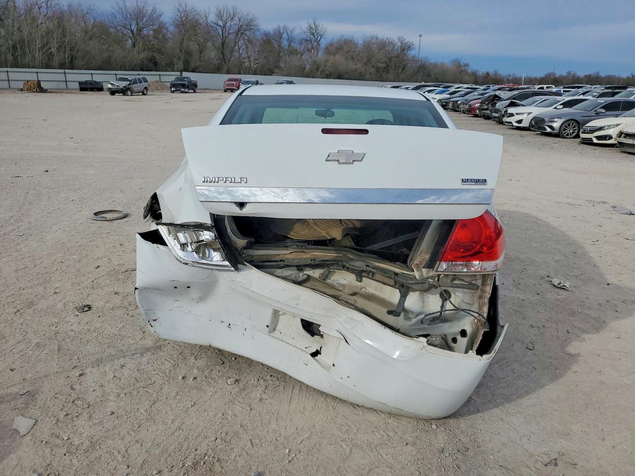 2010 CHEVROLET IMPALA LS photo 11