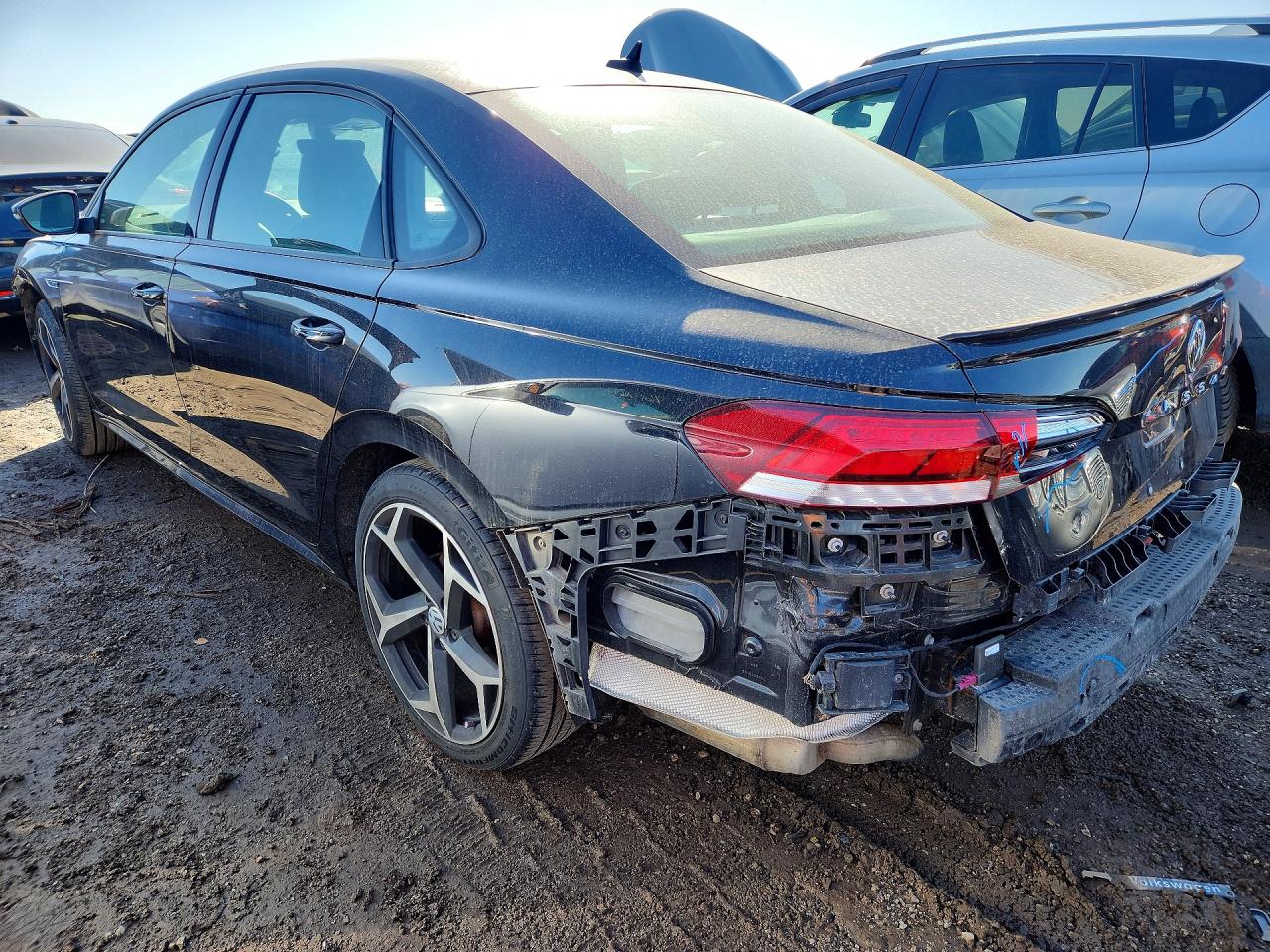 2021 VOLKSWAGEN PASSAT R-LINE photo 3