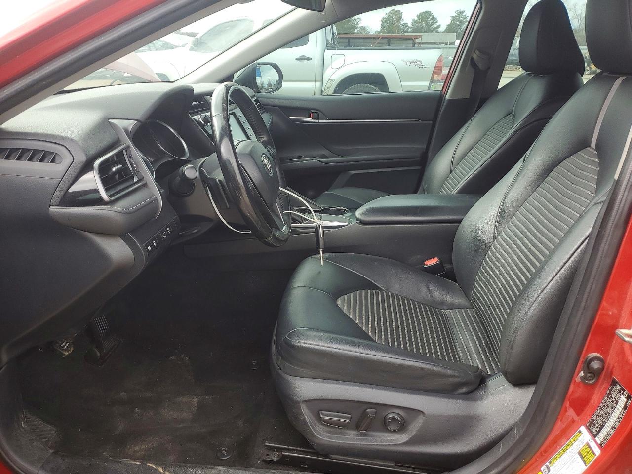 2019 TOYOTA CAMRY L photo 19