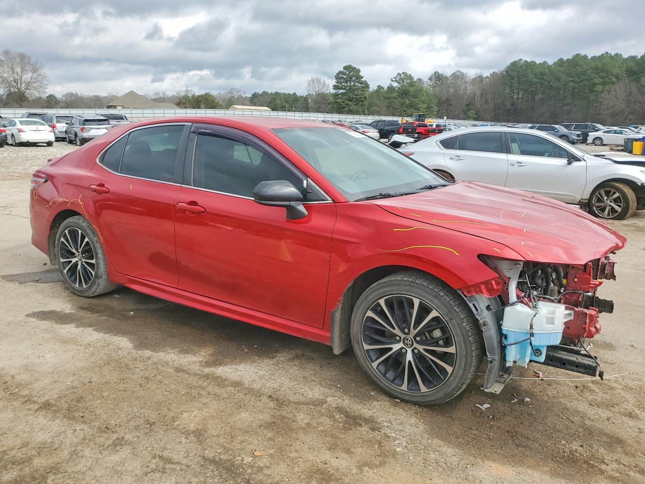 2019 TOYOTA CAMRY L photo 10