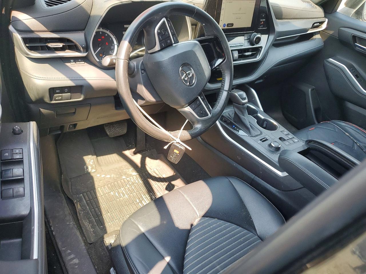 2023 TOYOTA HIGHLANDER XSE photo 15
