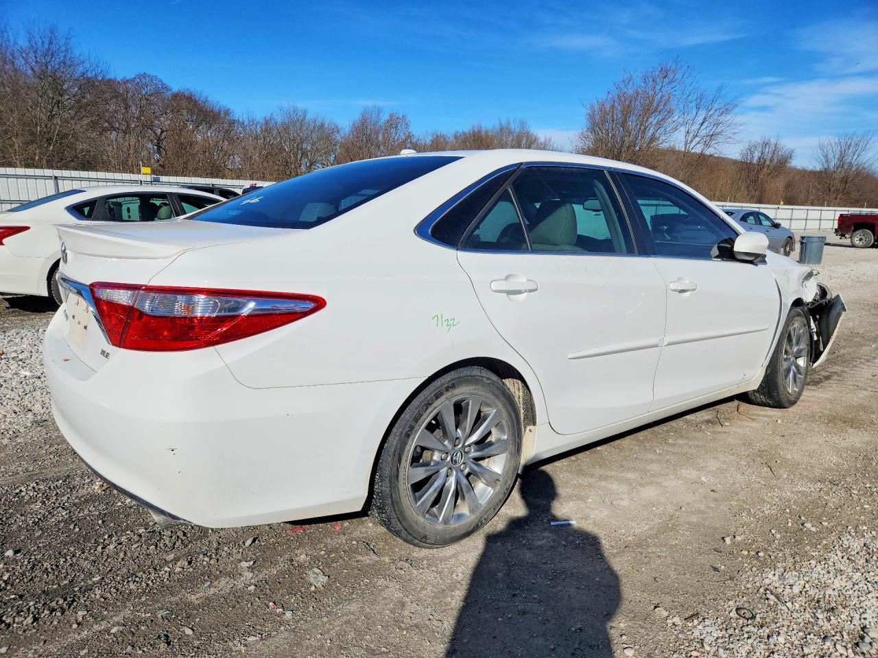 2015 TOYOTA CAMRY LE photo 7