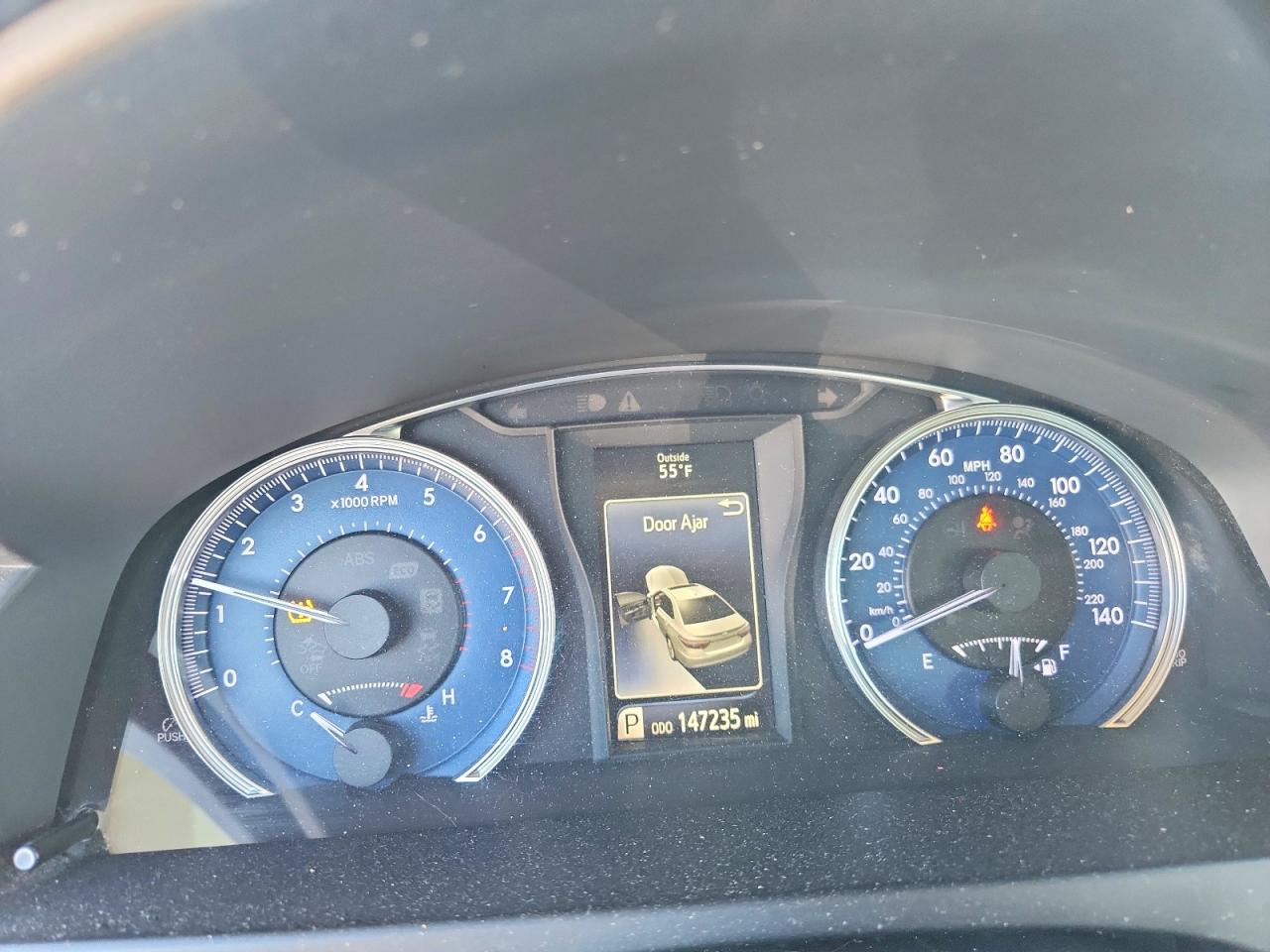 2015 TOYOTA CAMRY LE photo 25