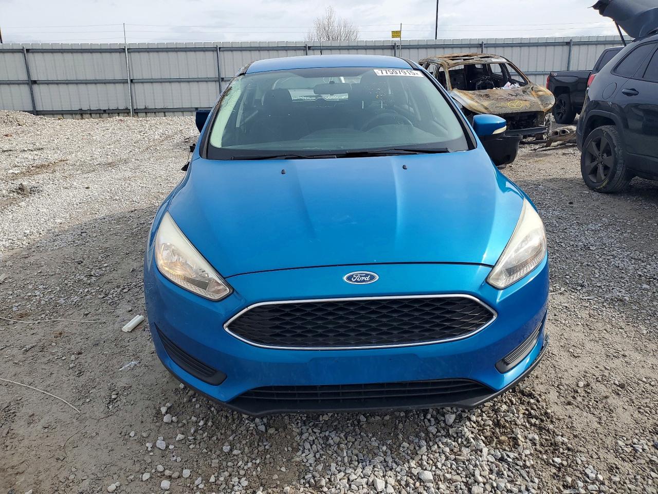 2015 FORD FOCUS SE photo 9