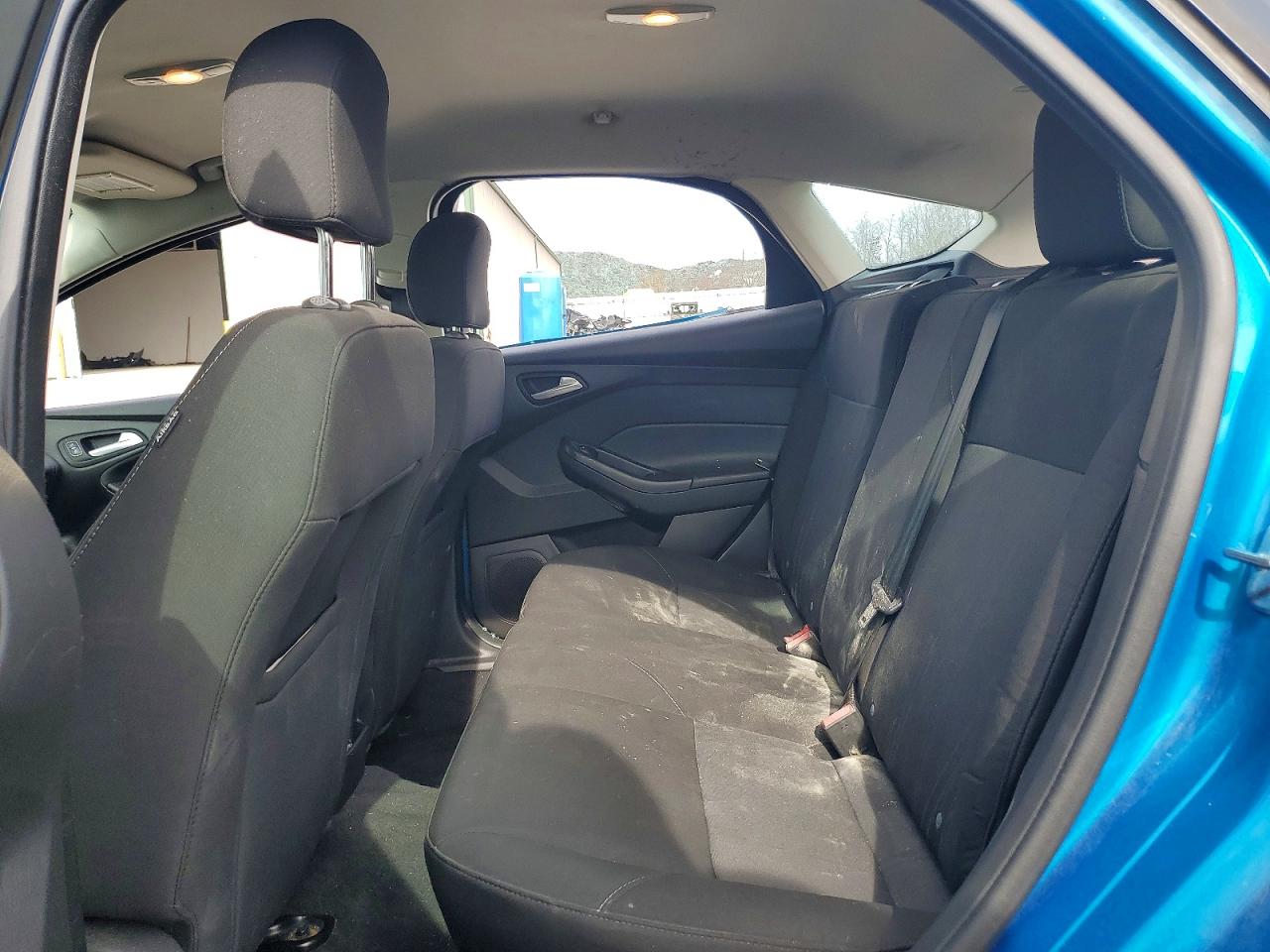2015 FORD FOCUS SE photo 19