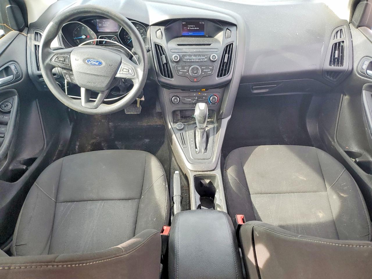 2015 FORD FOCUS SE photo 15