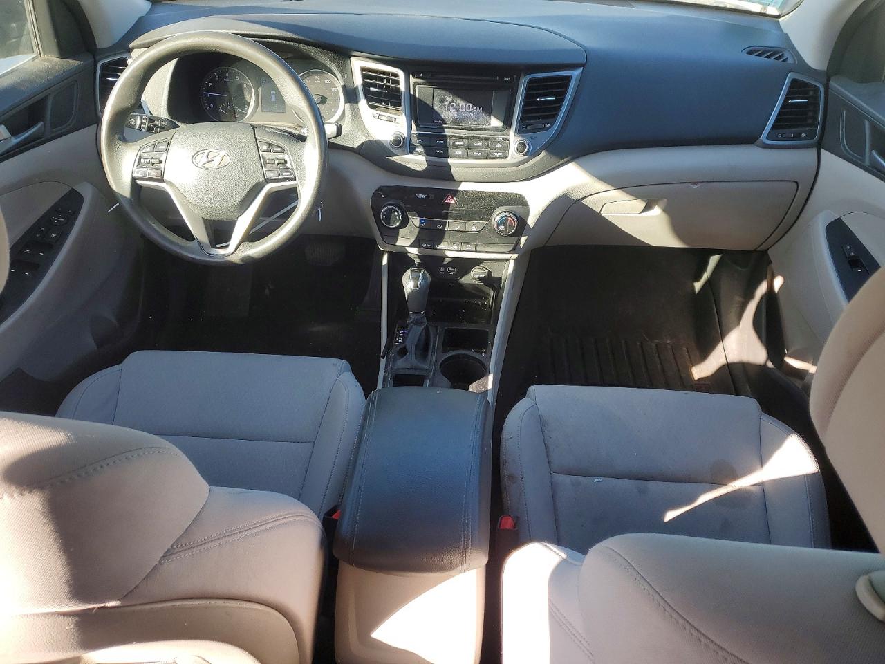 2017 HYUNDAI TUCSON SE photo 22