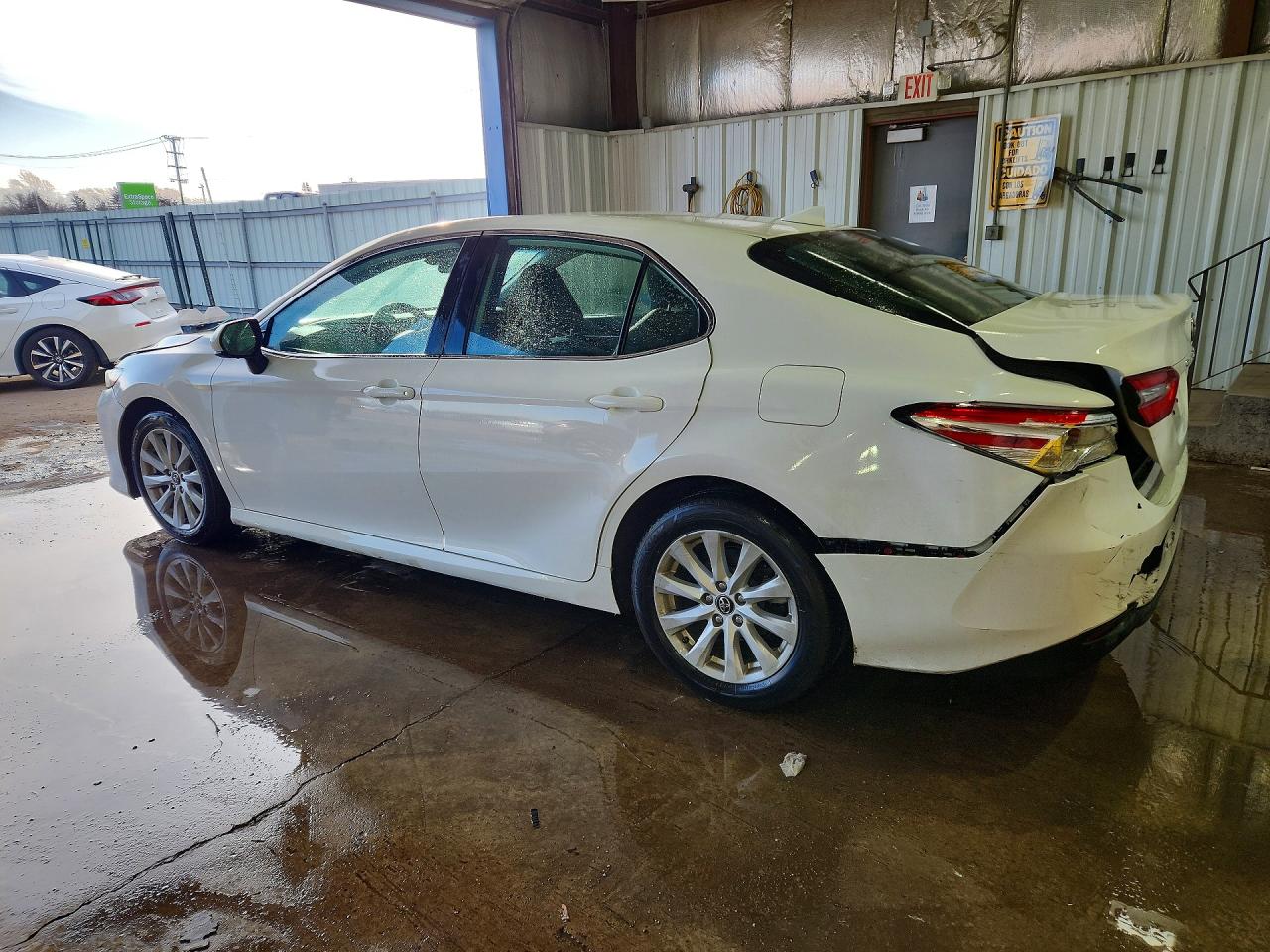 2020 TOYOTA CAMRY LE photo 4