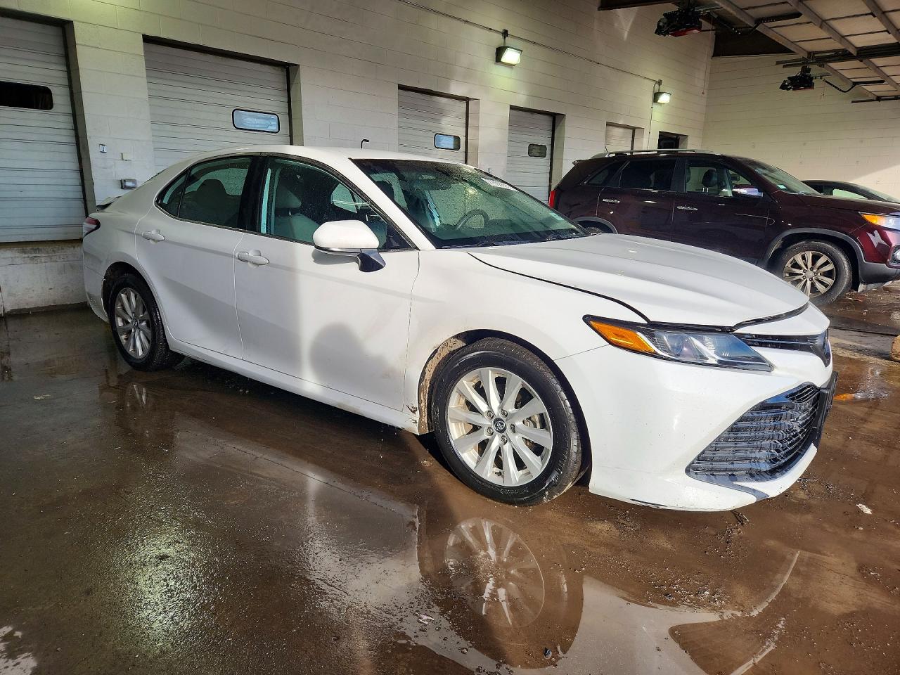 2020 TOYOTA CAMRY LE photo 10