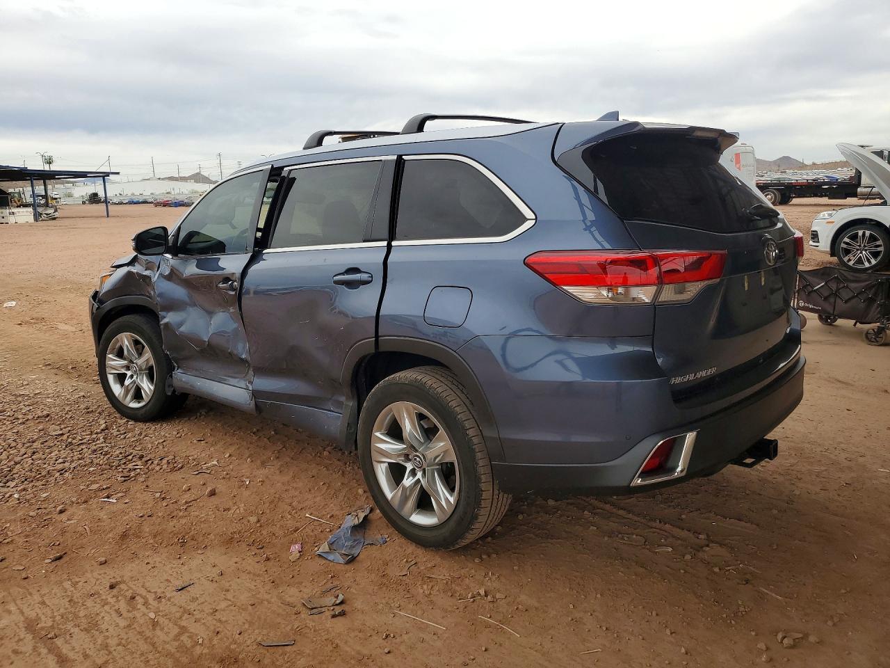 2018 TOYOTA HIGHLANDER LIMITED photo 2