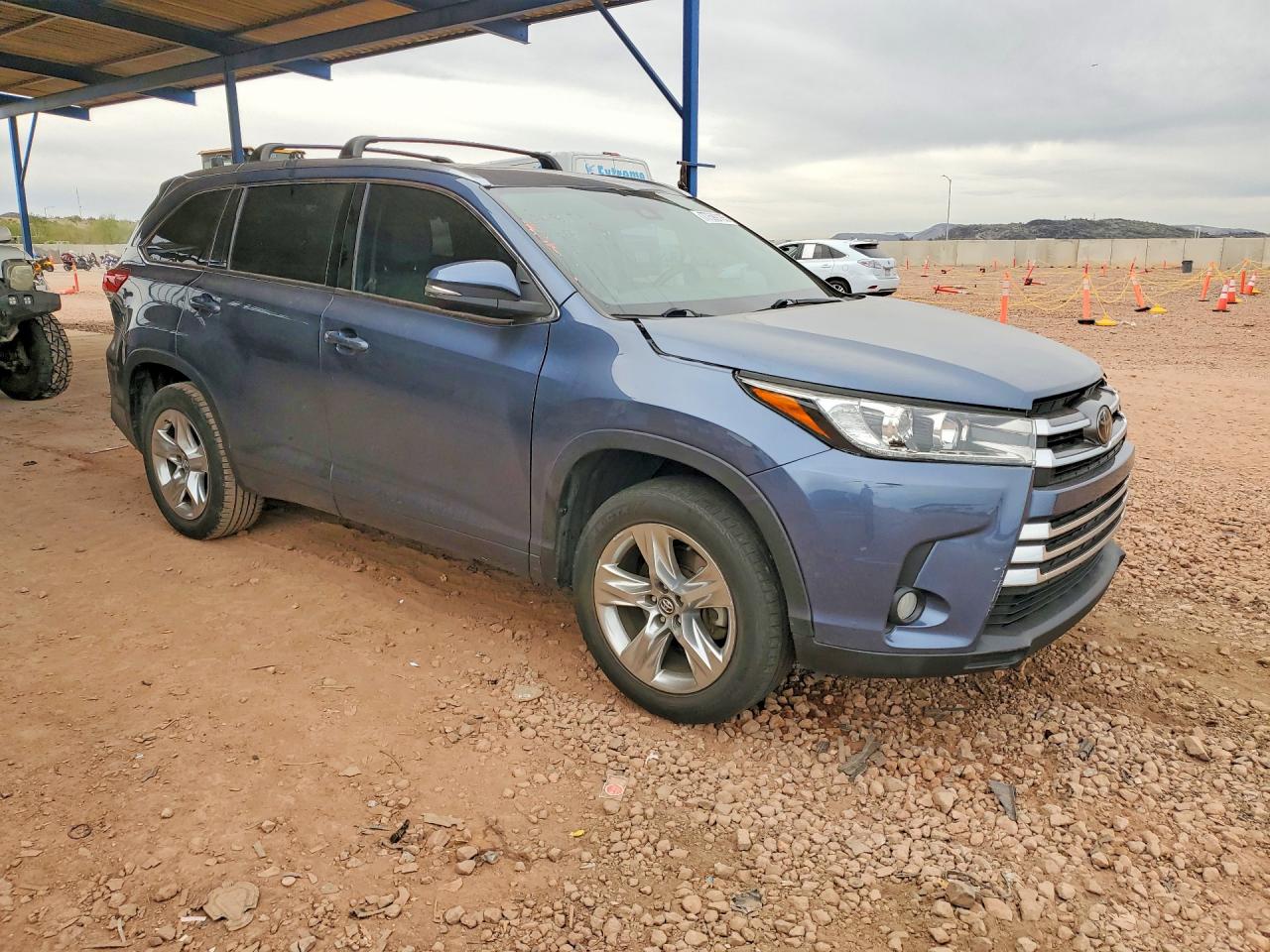 2018 TOYOTA HIGHLANDER LIMITED photo 4