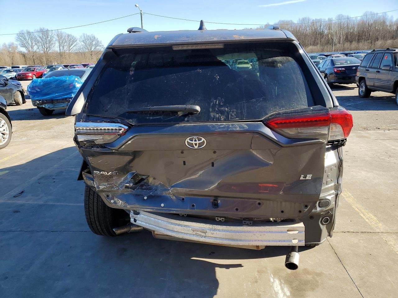 2021 TOYOTA RAV4 LE photo 16