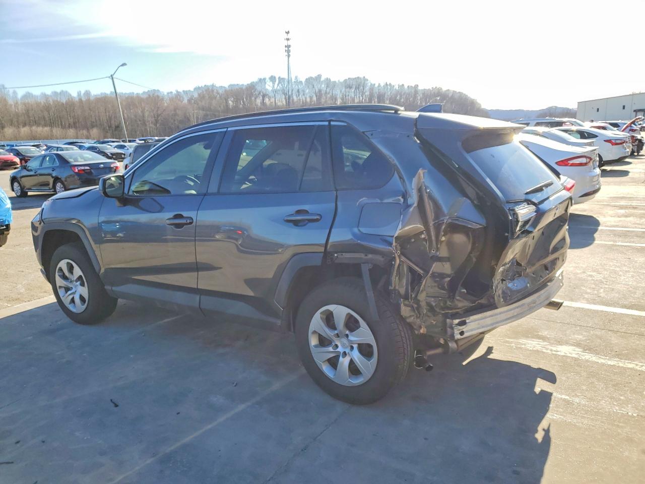 2021 TOYOTA RAV4 LE photo 4